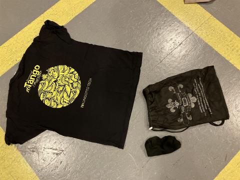 Bild 12: schw.-shirt-lingotto-tech-und-schuhsack-argentina